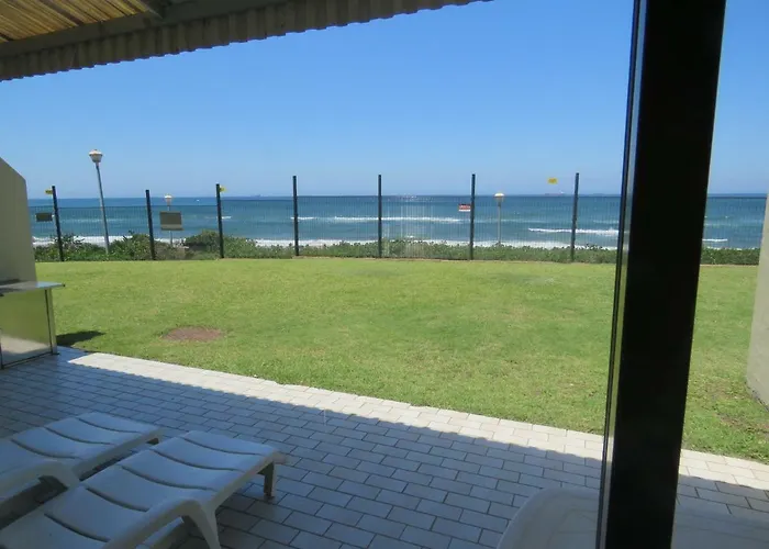 2 Bronze Beach Umhlanga